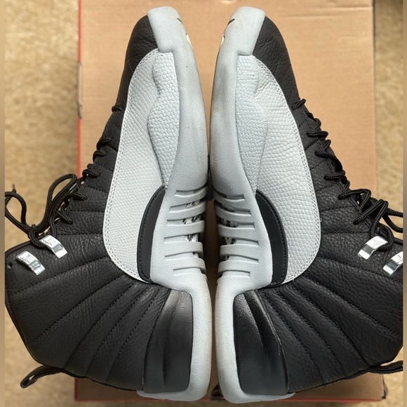 Jordan Men's Black and Gray retro 12 - Picture 2 of 4